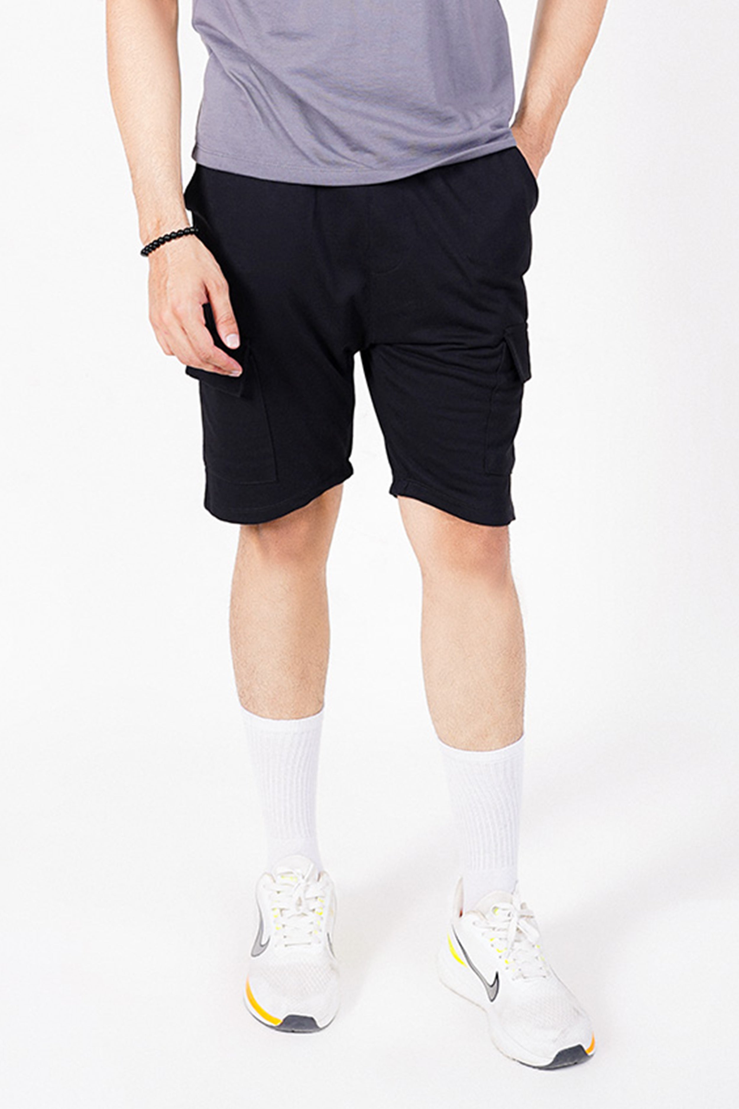 BLACK CARGO SHORTS