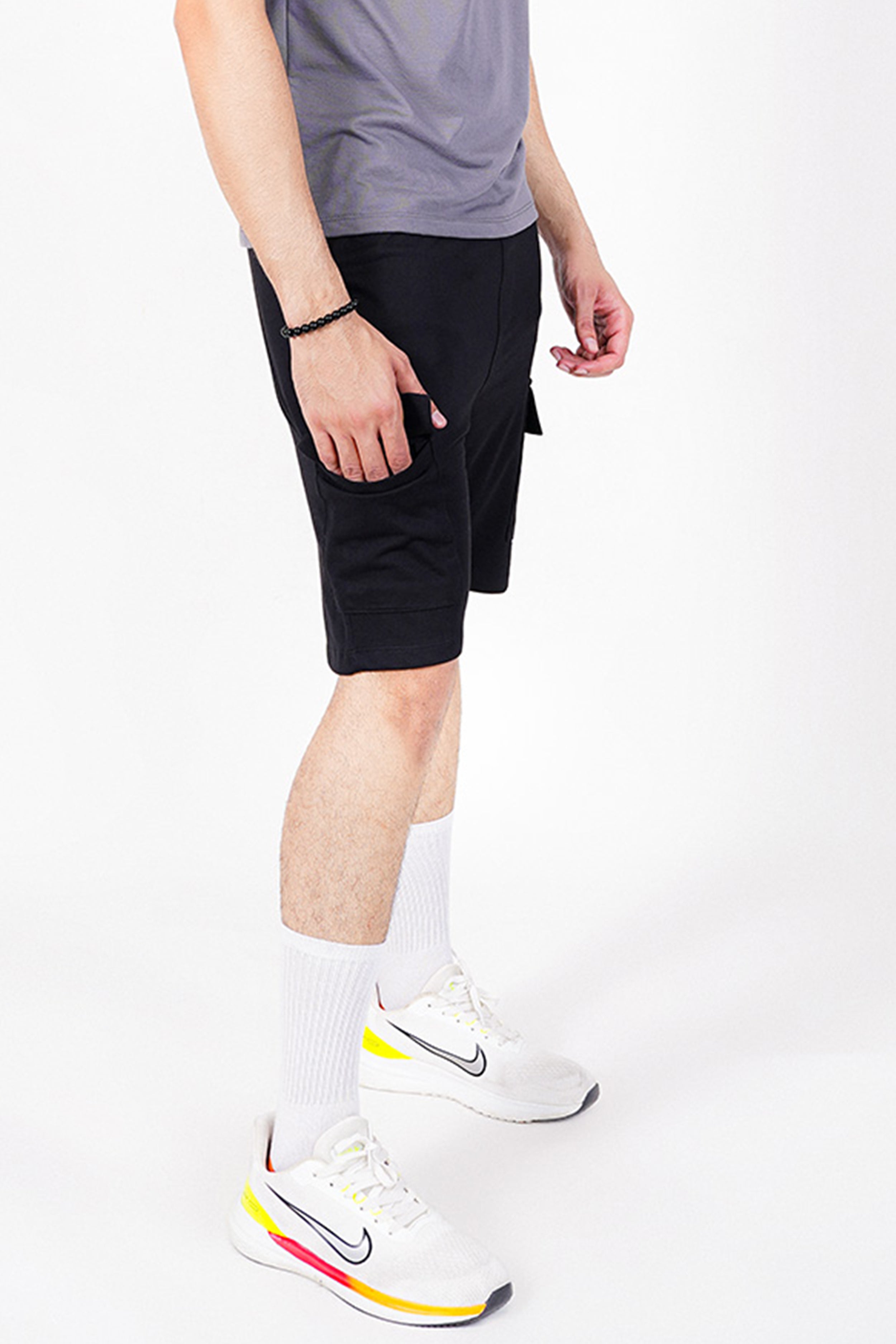 BLACK CARGO SHORTS